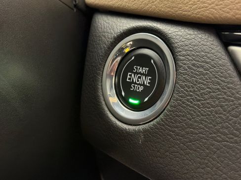 Used 2024 Cadillac XT4 Luxury FWD image 21