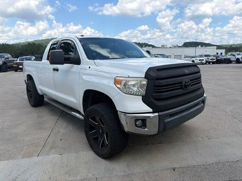 Used 2017 Toyota Tundra SR5 w/ SR5 Upgrade Package AWD/4WD image 9
