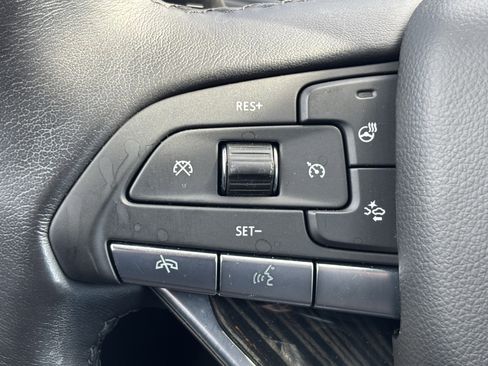 Used 2022 Cadillac XT6 Premium Luxury image 19