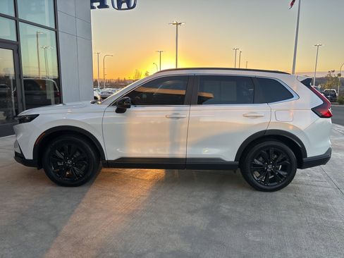 Used 2023 Honda CR-V Sport Touring image 8