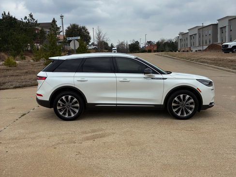 Used 2022 Lincoln Corsair Reserve w/ Elements Package image 4