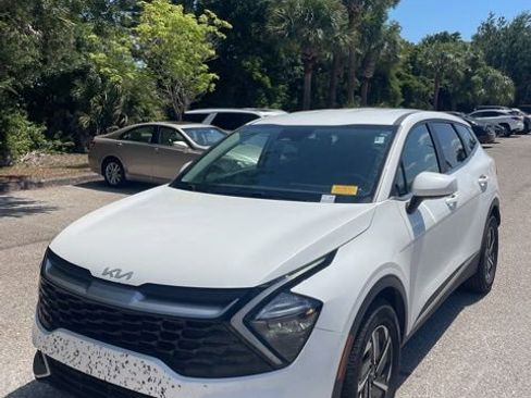 Used 2023 Kia Sportage LX FWD image 1