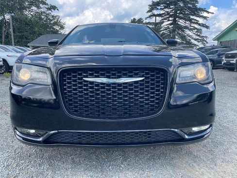 Used 2018 Chrysler 300 S w/ 300S Premium Group AWD/4WD image 3
