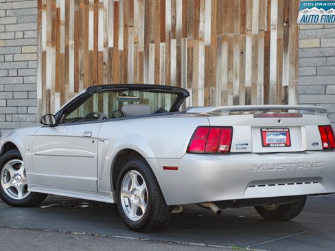 Used 2003 Ford Mustang Convertible image 7