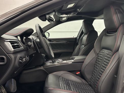 Used 2022 Maserati Ghibli Trofeo image 11