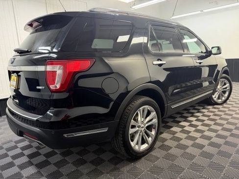 Used 2018 Ford Explorer Limited w/ Equipment Group 301A AWD/4WD image 6