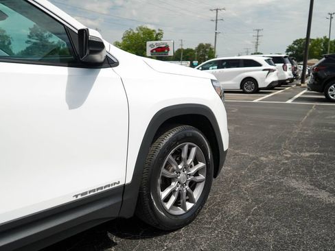 Used 2024 GMC Terrain SLT FWD image 17