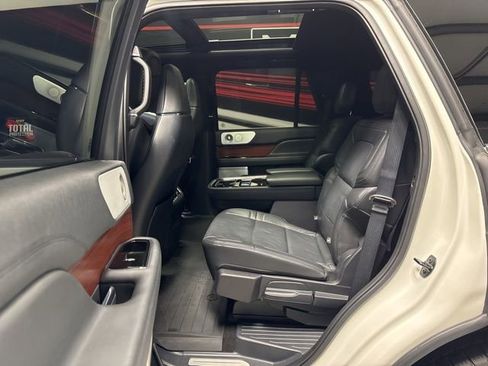 Used 2023 Lincoln Navigator Reserve AWD/4WD image 18