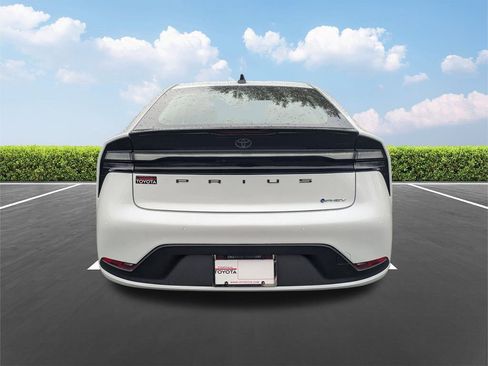 New 2026 Toyota Prius Plug-In Hybrid image 5
