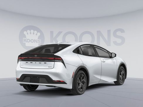 New 2026 Toyota Prius LE image 2