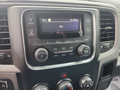 Used 2016 RAM 1500 Express image 25