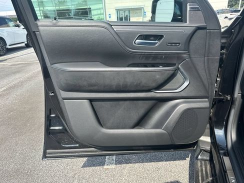 Used 2025 INFINITI QX80 Sensory AWD/4WD image 10