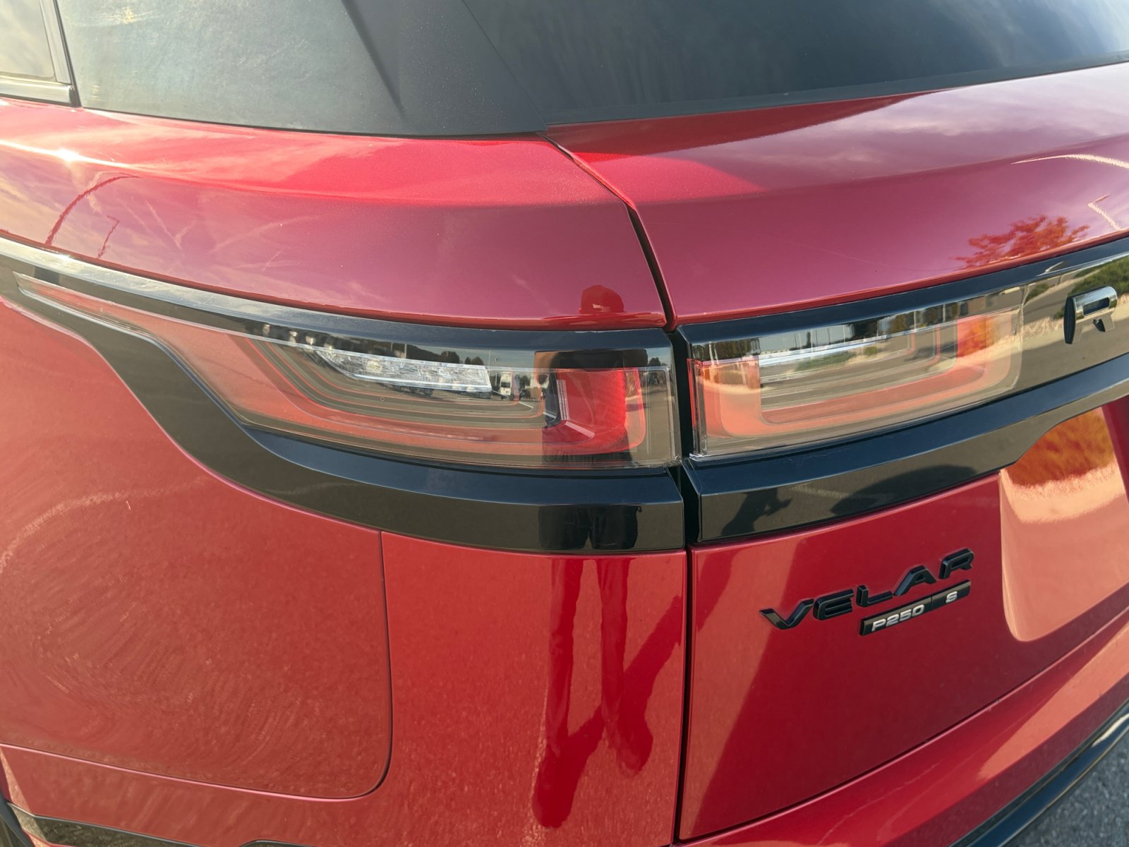 Used 2020 Land Rover Range Rover Velar R-Dynamic S AWD/4WD image 28
