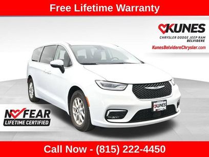 Used 2023 Chrysler Pacifica Touring-L