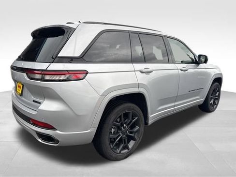 Used 2023 Jeep Grand Cherokee 30th Anniversary image 10