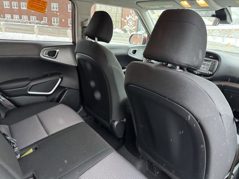 Used 2024 Kia Soul LX image 33