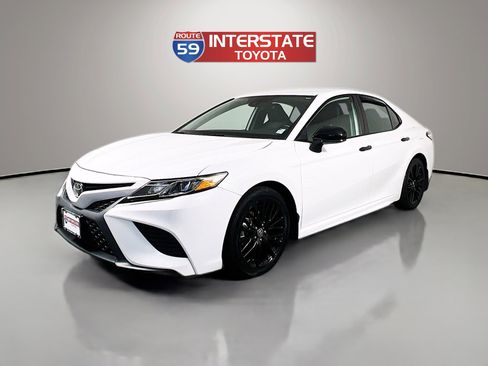 Certified 2020 Toyota Camry SE w/ Carpet Mat Package AWD/4WD image 3