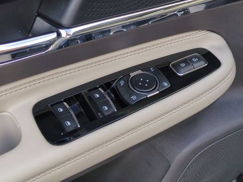 Used 2023 Lincoln Corsair AWD w/ Equipment Group 101A image 13