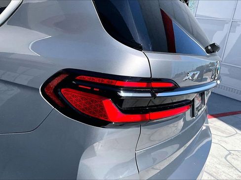 Used 2024 BMW X7 xDrive40i w/ Parking Assistance Package image 22