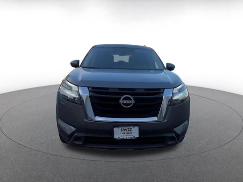 Used 2025 Nissan Pathfinder SV FWD image 4