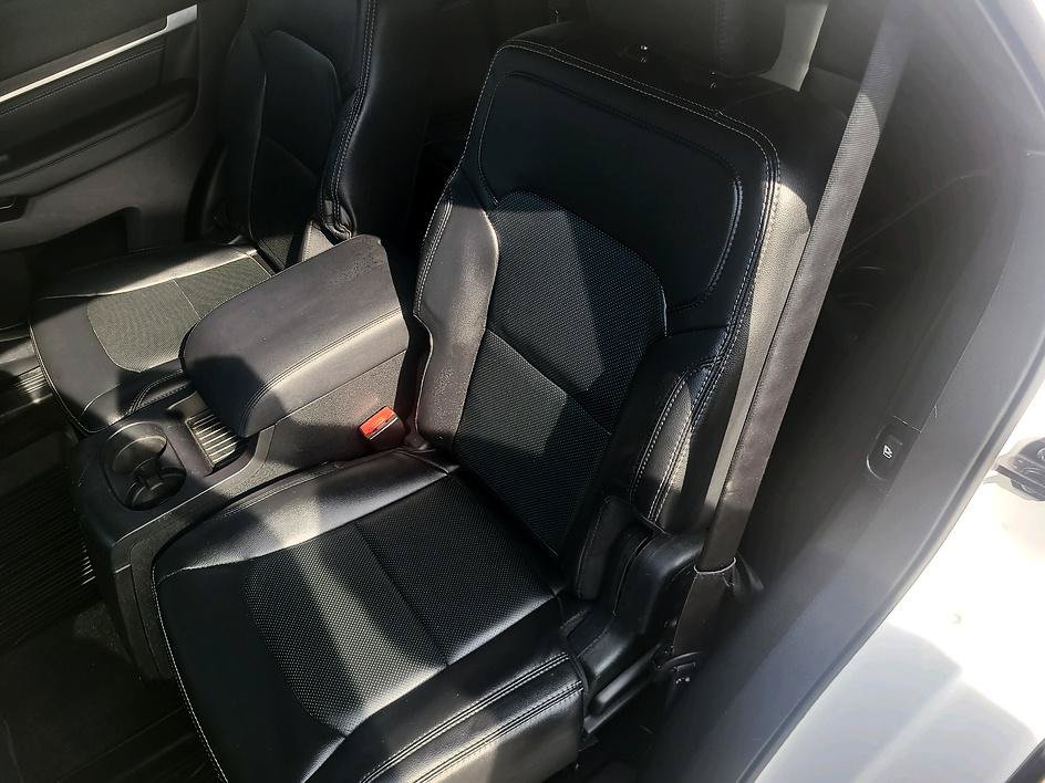 Used 2019 Ford Explorer Limited w/ Equipment Group 301A AWD/4WD image 33