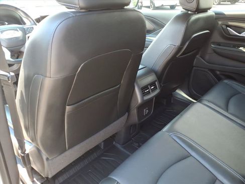 Used 2023 GMC Terrain SLT w/ Infotainment Package II AWD/4WD image 15