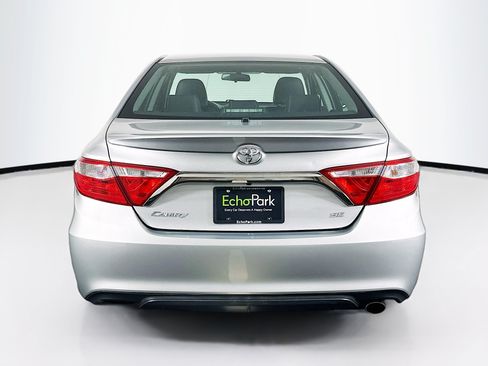Used 2015 Toyota Camry SE FWD image 7