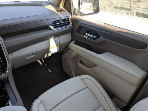 New 2026 GMC Yukon XL Denali w/ LPO, Floor Liner Package image 19