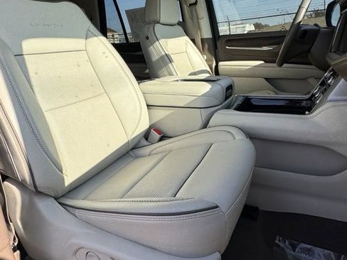 Used 2022 GMC Yukon Denali image 15