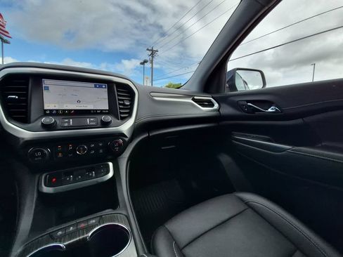 Certified 2021 GMC Acadia SLT w/ Elevation Edition FWD image 3