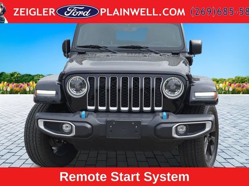 Used 2023 Jeep Wrangler Unlimited Sahara w/ Cold Weather Group AWD/4WD image 8