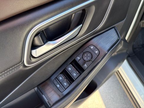 Used 2021 Nissan Rogue SV w/ Premium Package image 19