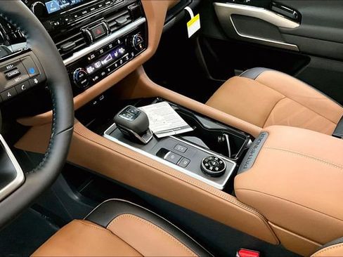 New 2025 Nissan Pathfinder Platinum w/ Lighting Package (N93) image 8