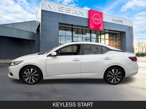 Used 2023 Nissan Sentra SV w/ SV Premium Package image 5