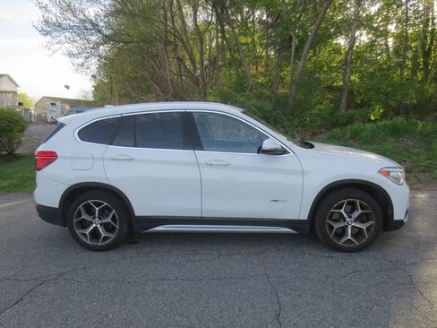 Used 2017 BMW X1 xDrive28i AWD/4WD image 10