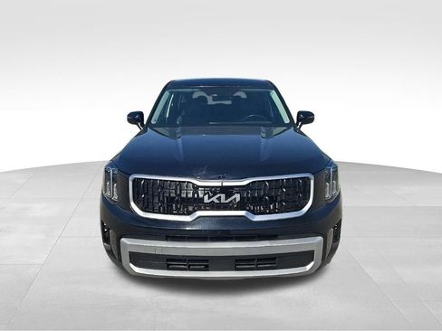 Used 2023 Kia Telluride LX FWD image 8