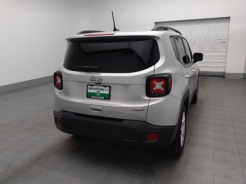 Used 2020 Jeep Renegade Latitude FWD image 7