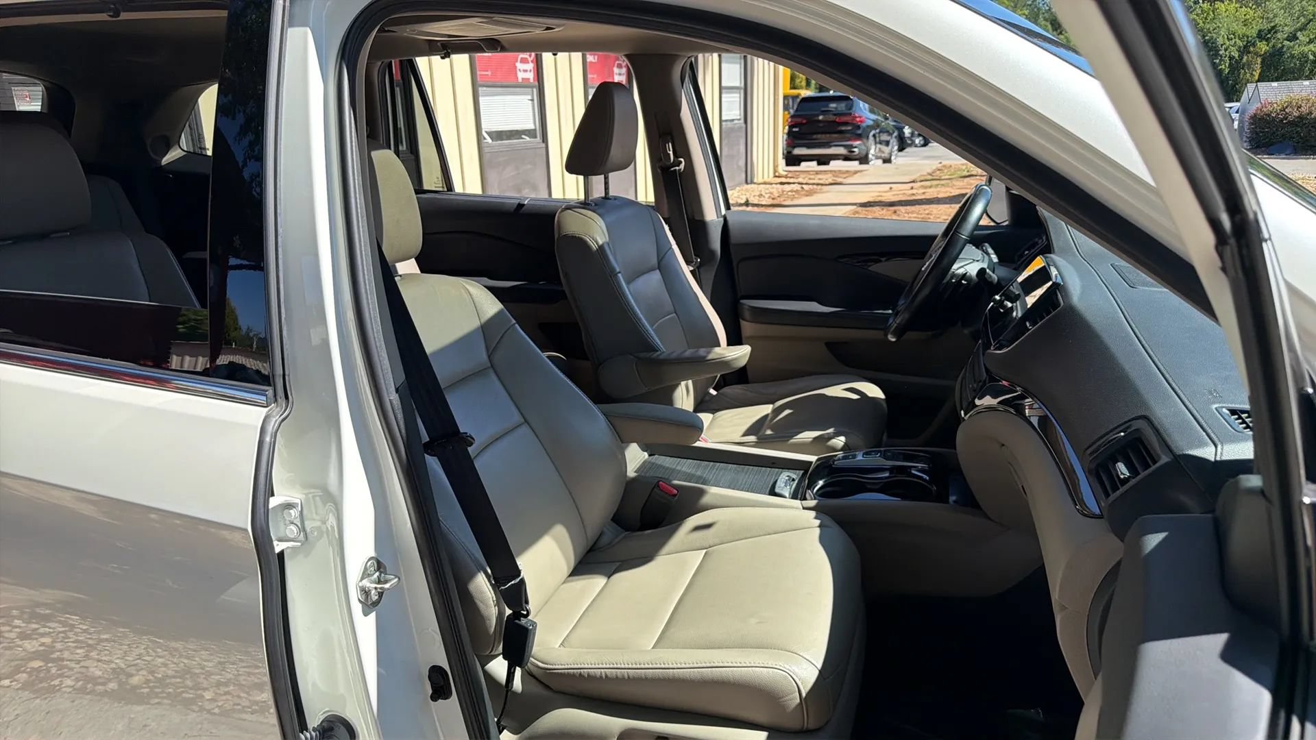 Used 2019 Honda Pilot Touring image 34