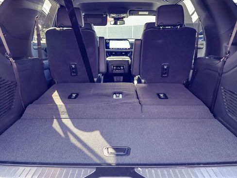 Used 2025 Chevrolet Tahoe Premier image 25