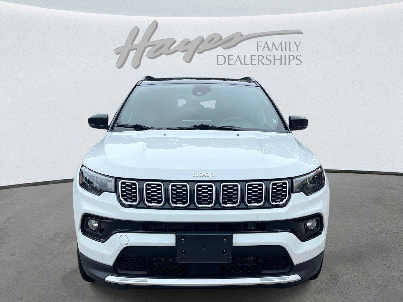 Used 2025 Jeep Compass Limited AWD/4WD image 8