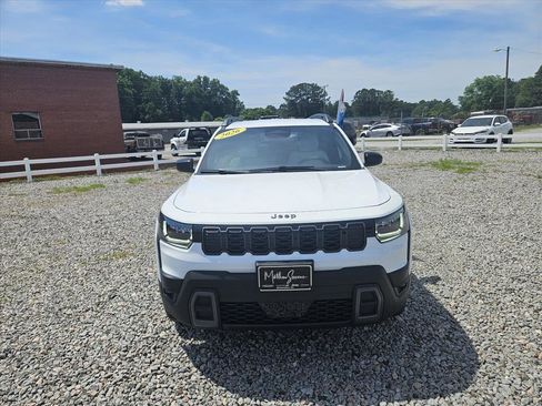 New 2026 Jeep Cherokee Laredo AWD/4WD image 2