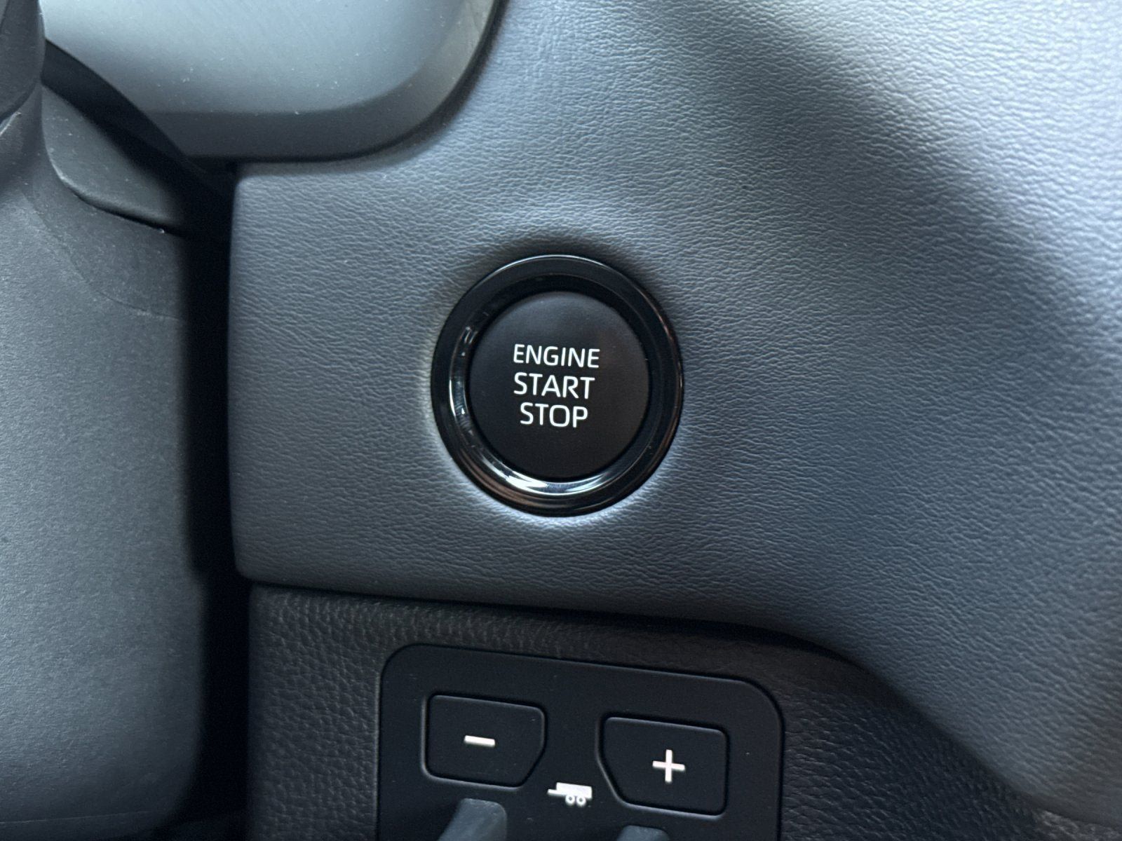 New 2025 Toyota Tundra Platinum AWD/4WD image 23