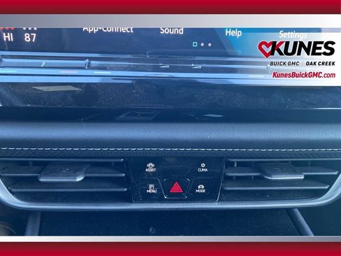 Used 2024 Volkswagen Atlas Cross Sport SE image 20