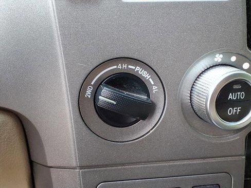 Used 2011 Toyota Sequoia Platinum image 26