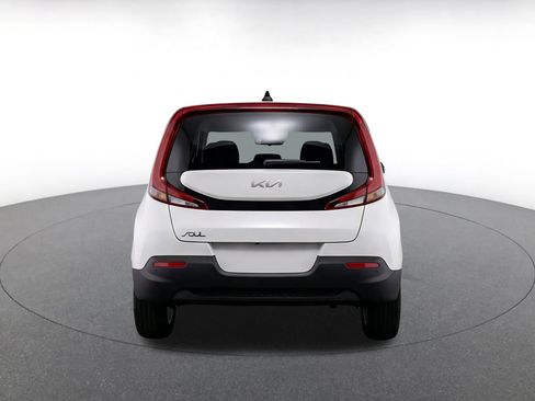 Used 2025 Kia Soul LX w/ LX Technology Package FWD image 8