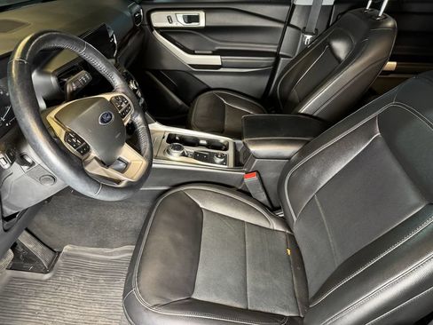 Used 2022 Ford Explorer Limited w/ Equipment Group 301A AWD/4WD image 20
