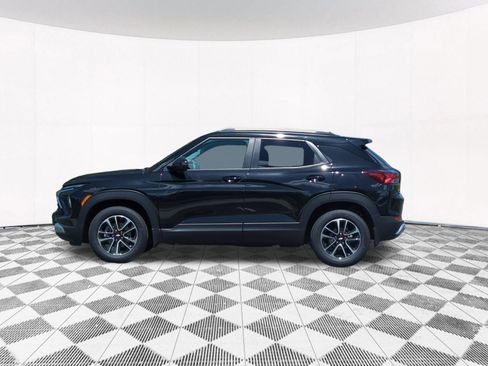 Used 2026 Chevrolet TrailBlazer LT w/ LT Cold Weather Package FWD image 2