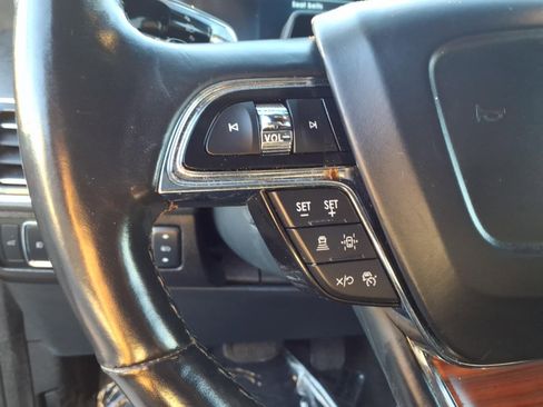 Used 2024 Lincoln Navigator Reserve image 8