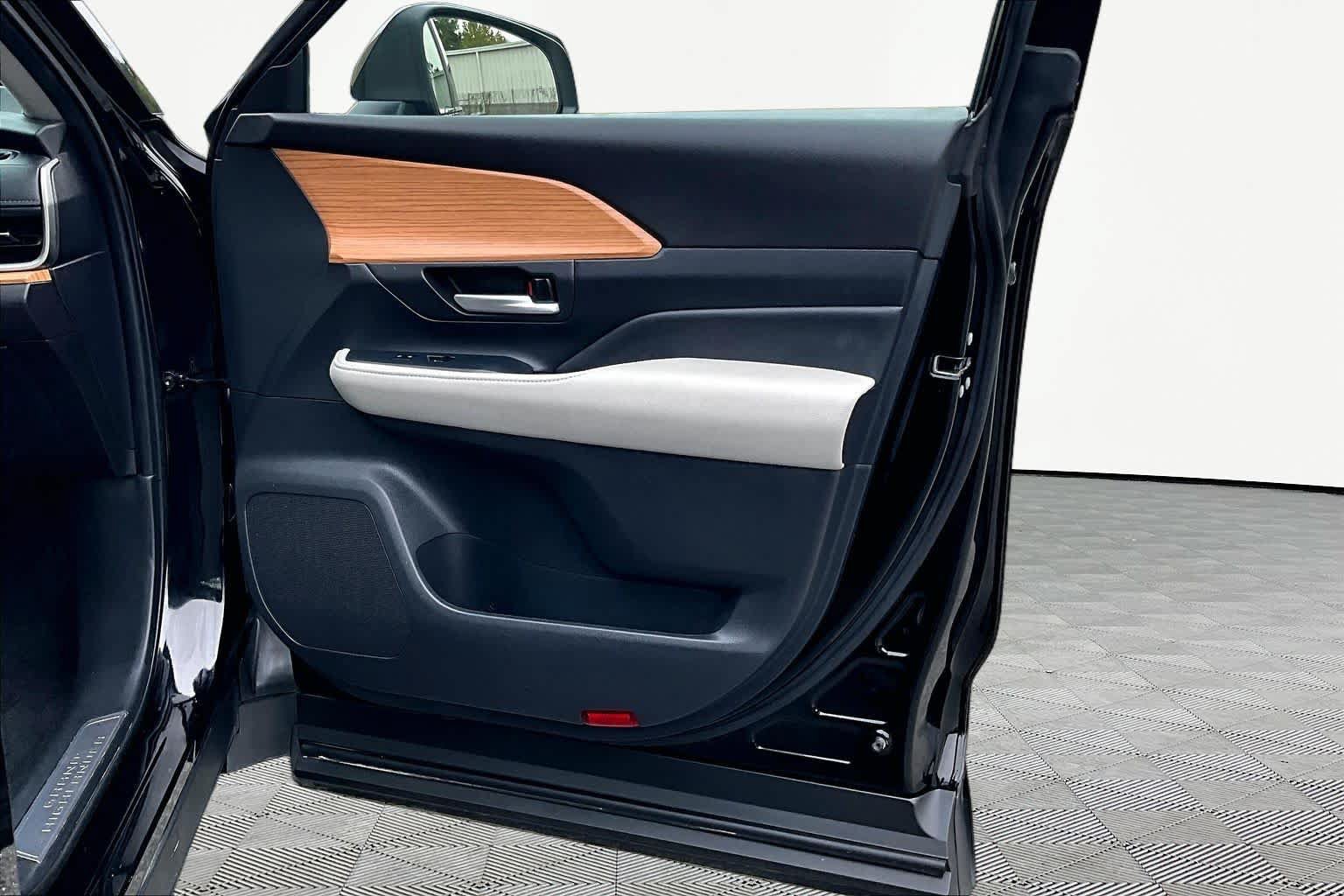 Certified 2025 Toyota Grand Highlander AWD image 23