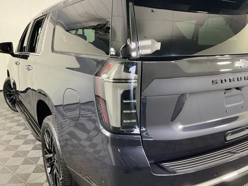Used 2025 Chevrolet Suburban Premier AWD/4WD image 36